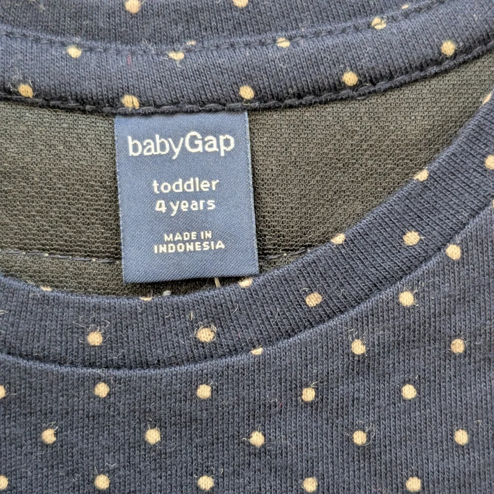 NWT GAP Ribbon And Rosettes Detail Top - size 4